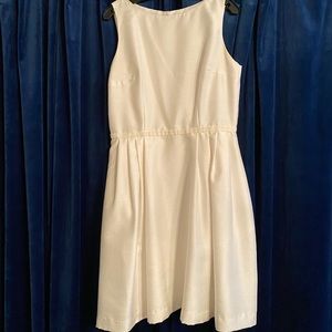 Perfect dress for a bridal shower!